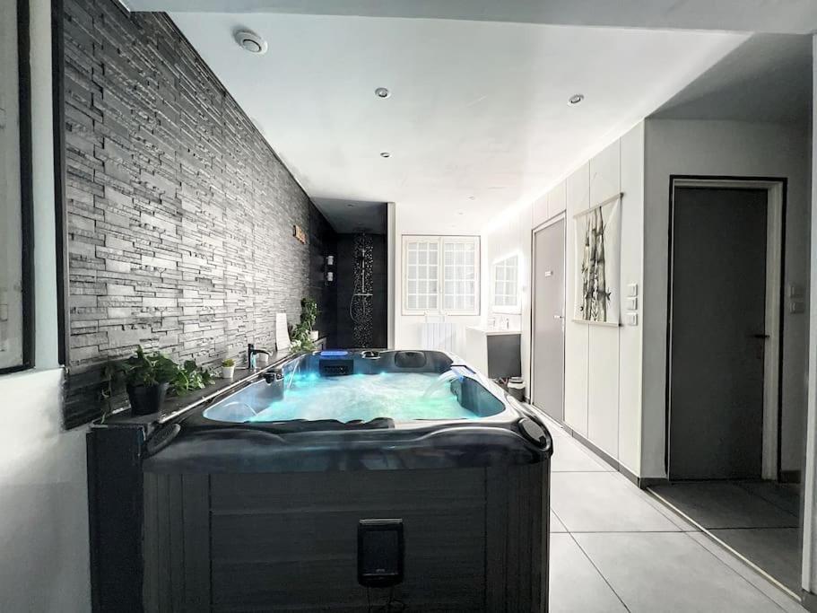 Dream Loft Jacuzzi - Sauna Brest Bagian luar foto