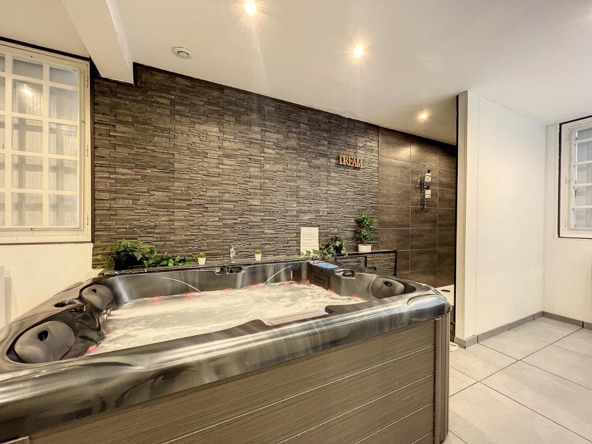 Dream Loft Jacuzzi - Sauna Brest Bagian luar foto