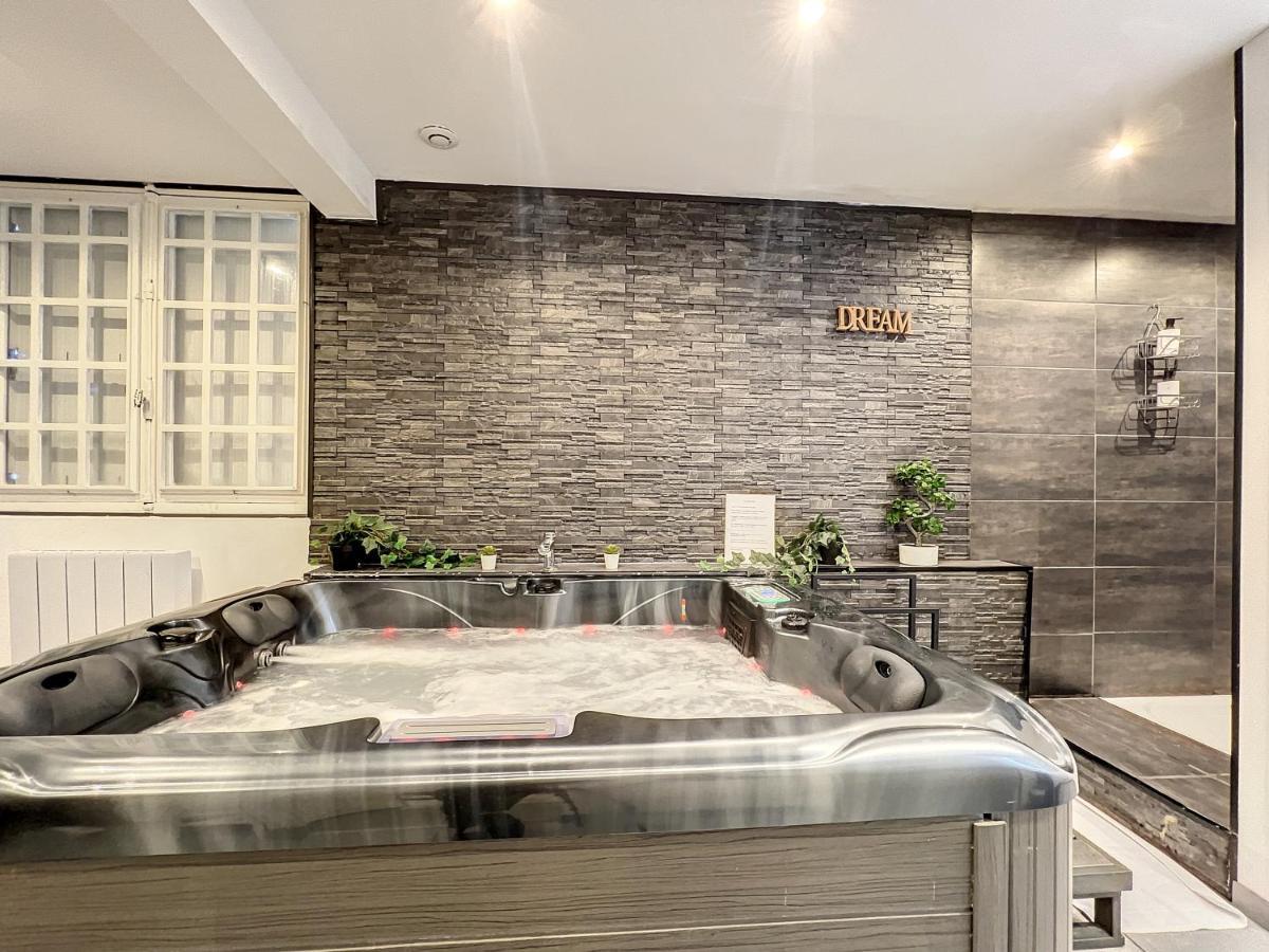 Dream Loft Jacuzzi - Sauna Brest Bagian luar foto